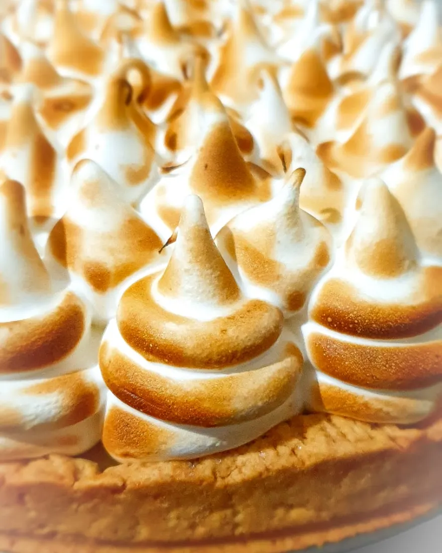 Pie de limón con merengue tostado
